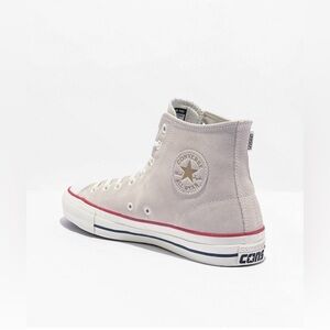 *NEW* Converse Chuck Taylor All Star Pro Suede High Top Shoes
Men’s size: 8